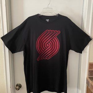 Portland Trailblazers Logo T-Shirt L Red Shiny Stippling UNK NBA/Size 2XL